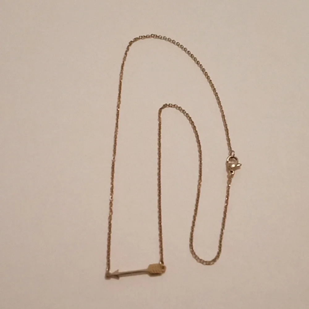 #1056.  5 Piece Assorted Gold Toned Pendant Necklace Bundle - Picture 2 of 11